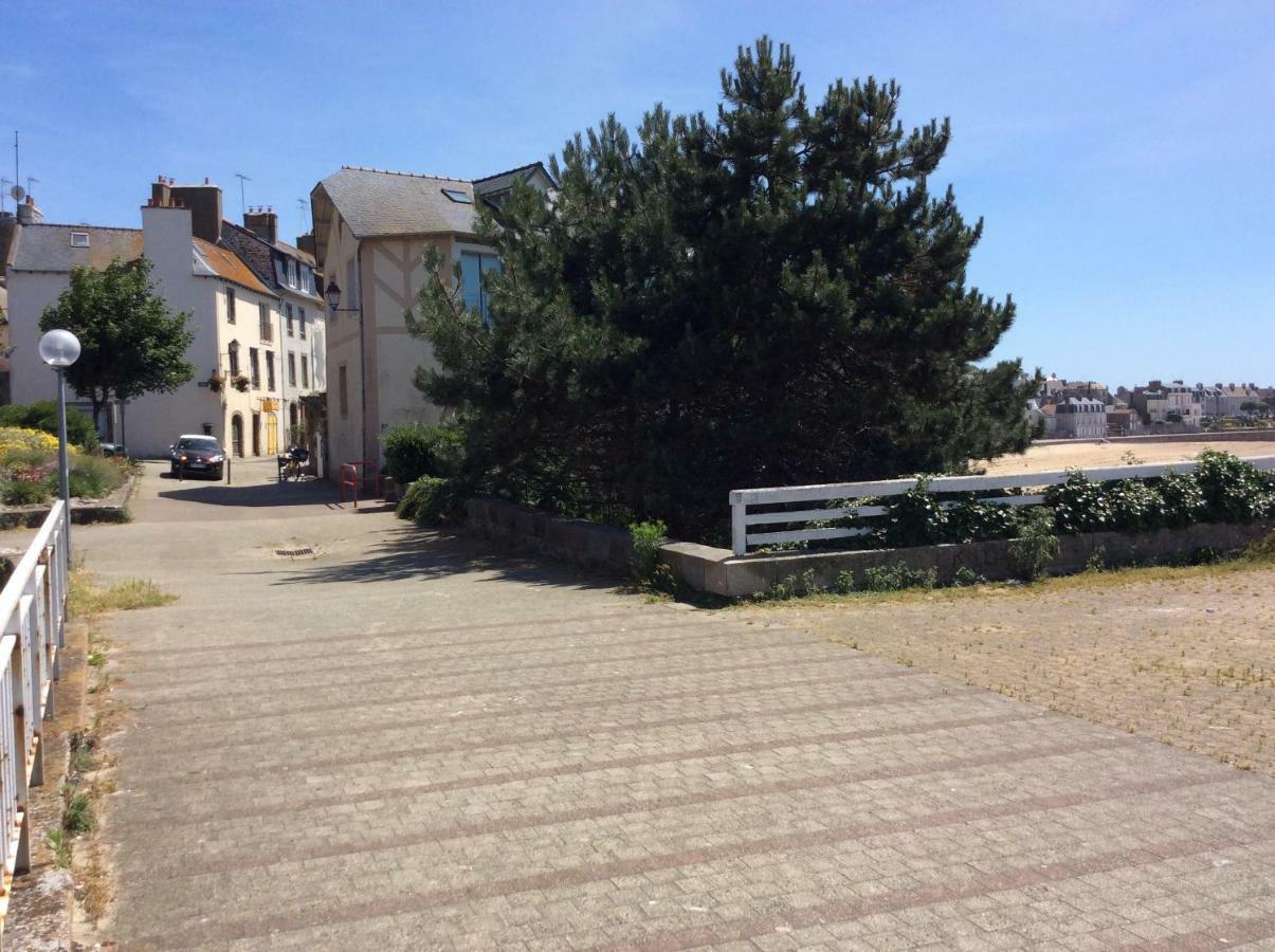 Ferienwohnung Le Dauphine Saint-Malo Exterior foto